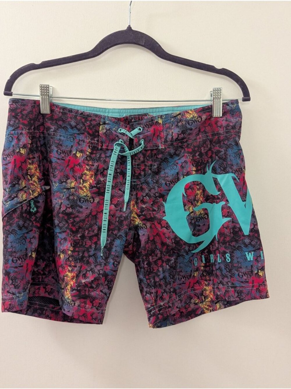 Girls With Guns Womens Surf Shorts With Multicolor Graphic Print Size M Adjustab